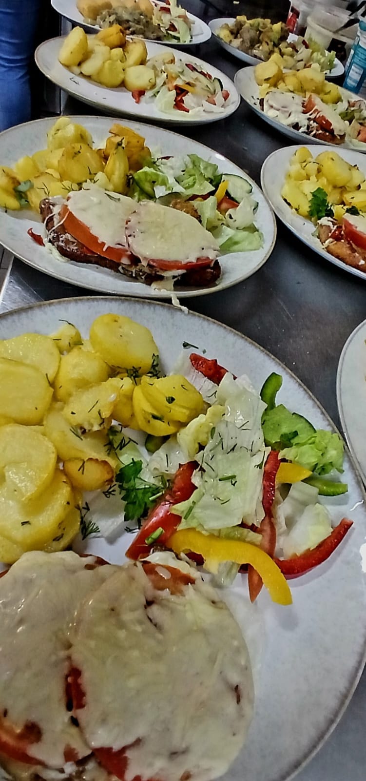 Schnitzel mit Bratkartoffeln
